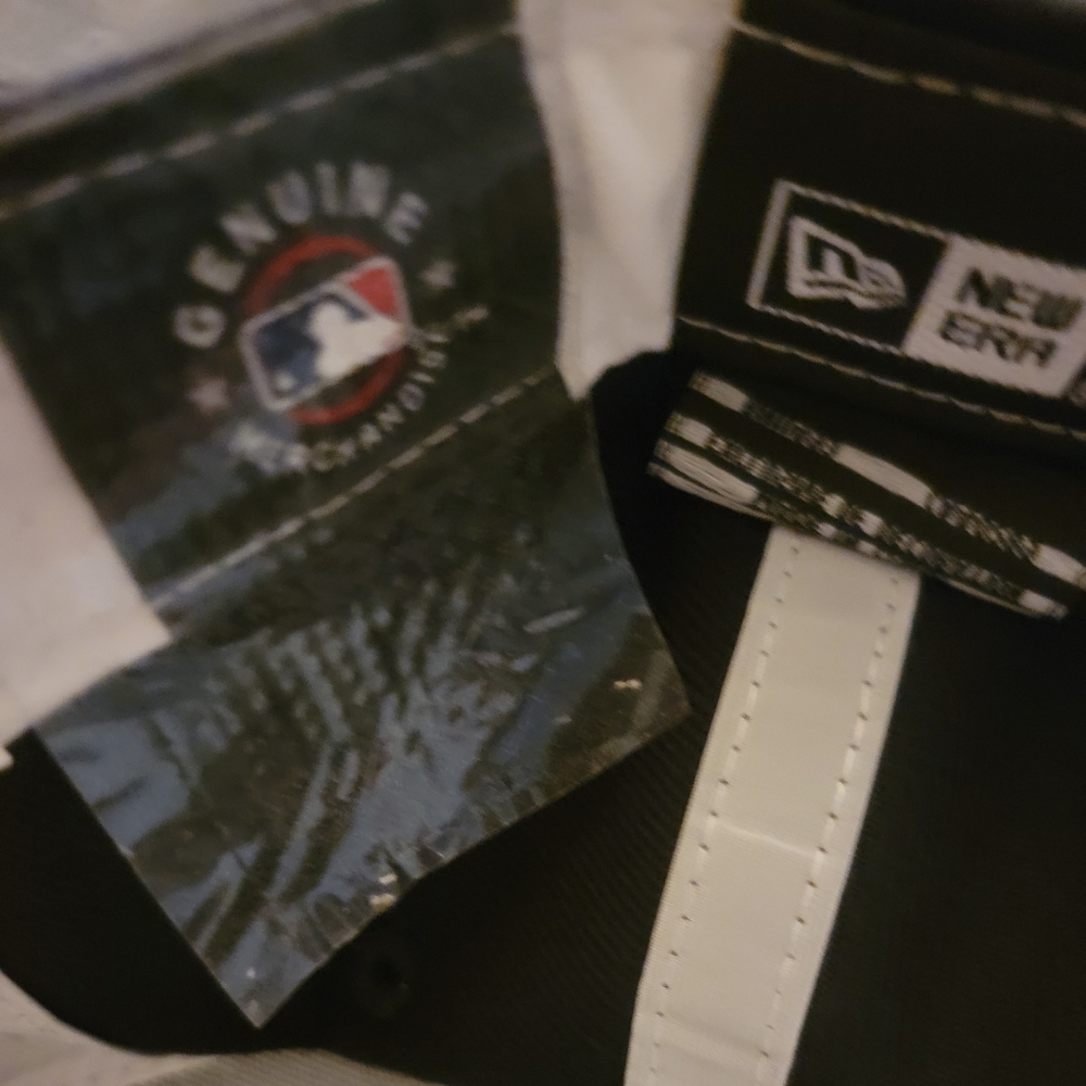 Ny Yankees fitted w/Swarovski crystals 5/8 NWT - Picture 4 of 6